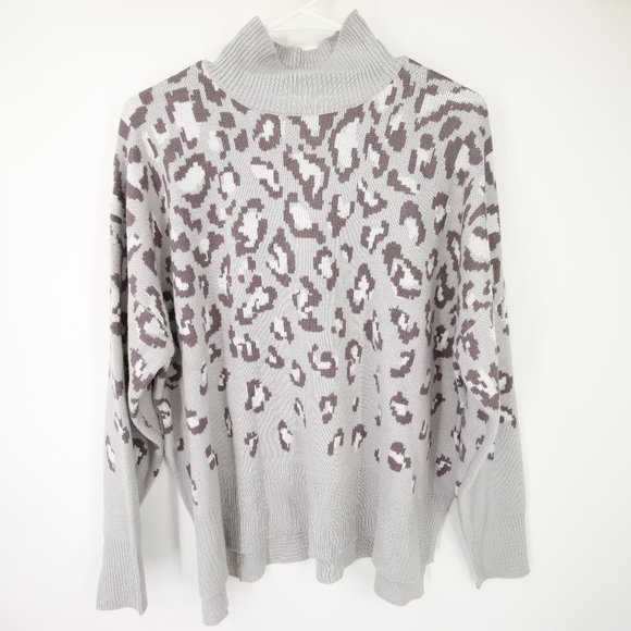 IMAN Sweaters - NWT Gray Leopard Print High Neck Sweater Long Sleeve Size L